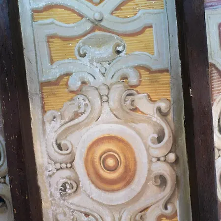 Charming Frescoed Loft * Bolonha