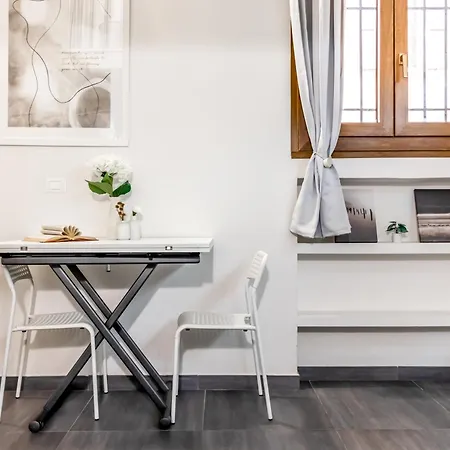 Charming Frescoed Loft Apartmán *