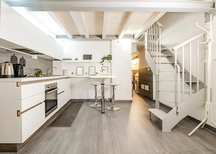 Charming Frescoed Loft * Bologna