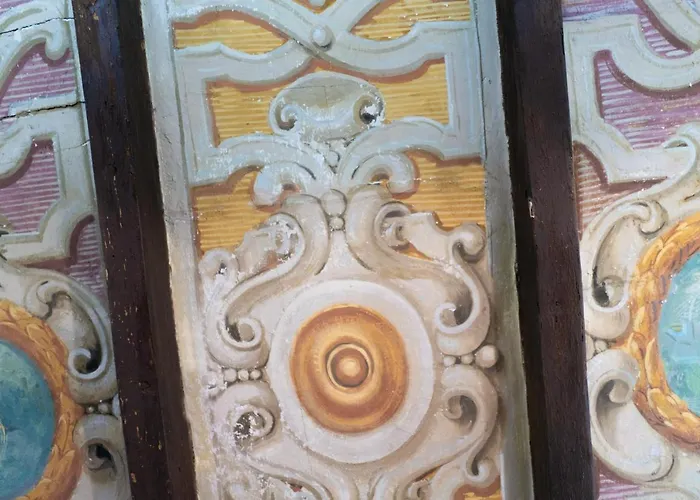 Charming Frescoed Loft * 볼로냐